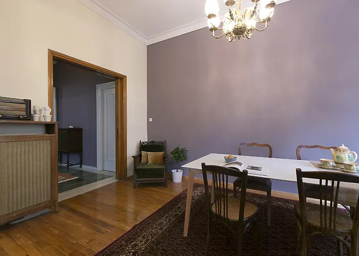 Authentic Retro Flat In City Center #Feelslikehome